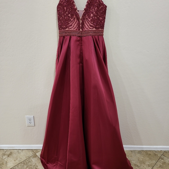 Night Dress - Picture 7 of 8